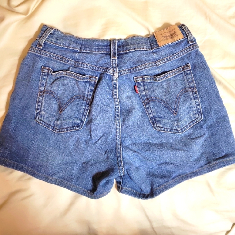 Women's Levi shorts